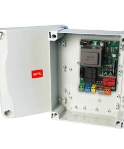 Cuadro de control diseñado para 1 motor de 230v con programación mediante display. Es apropiado para uso con motores enrollables, motores correderas, motores basculantes, barreras